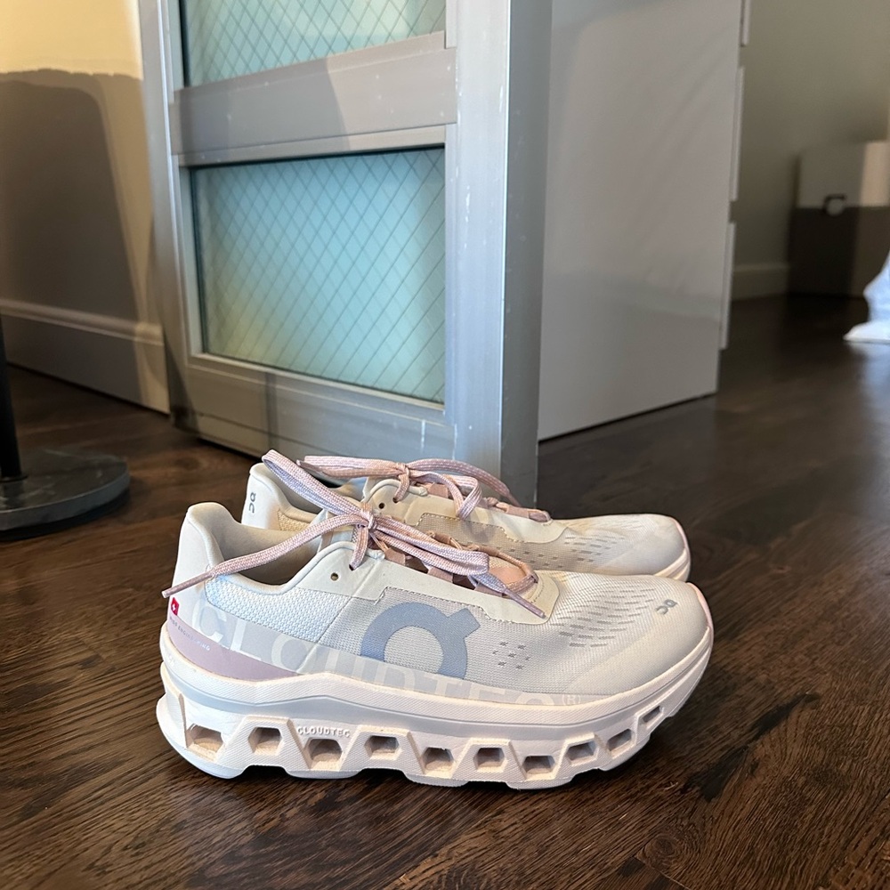 On Cloudmonster sneakers moon/fawn